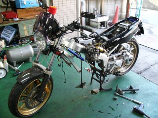 。。゛(ノ><)ノヒィドクロベー様ぁ〜 。。゛(ノ><)ノヒィドクロベー様ぁ〜