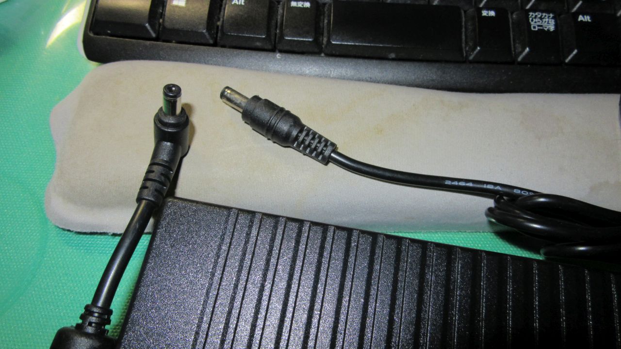 プラグの形状は・・・ プラグの形状は・・・